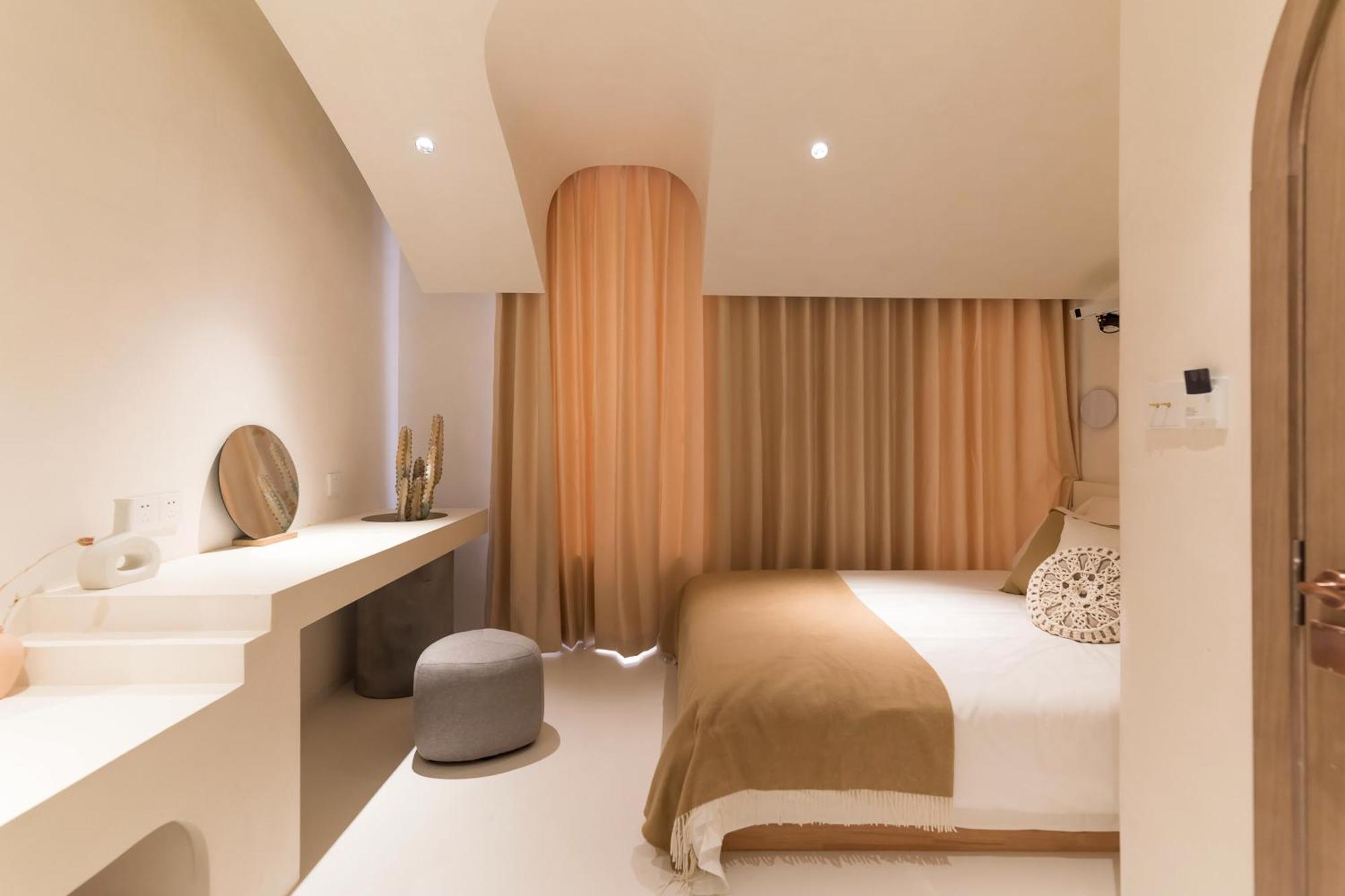 Qi Meng New Moon Branch * Shanghai